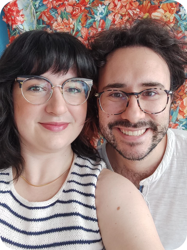Foto con i volti in primo piano di una donna a sinistra, Eleonora Spada, e un uomo a destra, Simone Bulletti