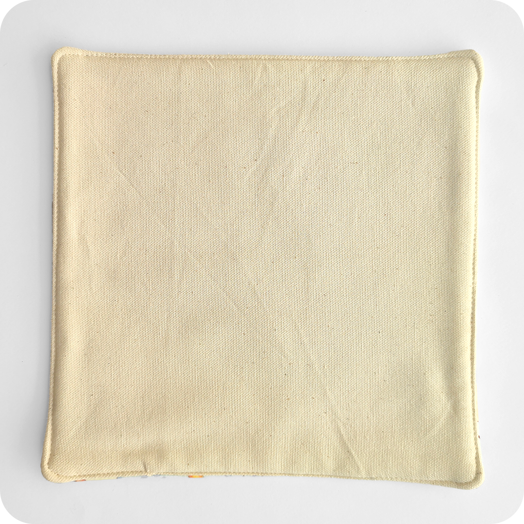 Retro di un sottopentola in tessuto imbottito