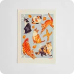 Stampa raffigurante dei gatti, dei cappelletti e una coppia di pane su fondo azzurro